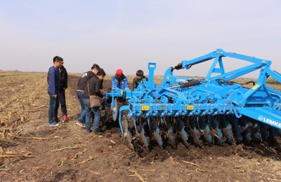 深度剖析春耕利器 农机服务为何成为农民新宠